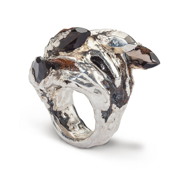 Large Black Fan Ring