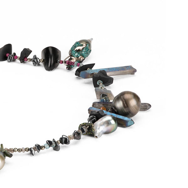 The Lucky Pearl Necklace Right