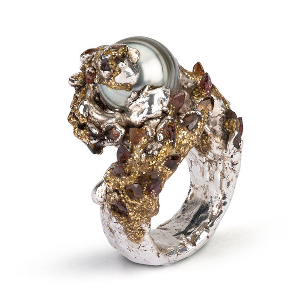 The Classic Pearl Ring